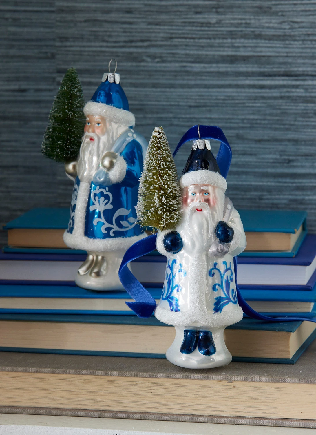 Raz 5.5" Delft Santa With Tree Glass Christmas Ornament 4352893 1 Raz 5.5" Delft Santa With Tree Glass Christmas Ornament 4352893