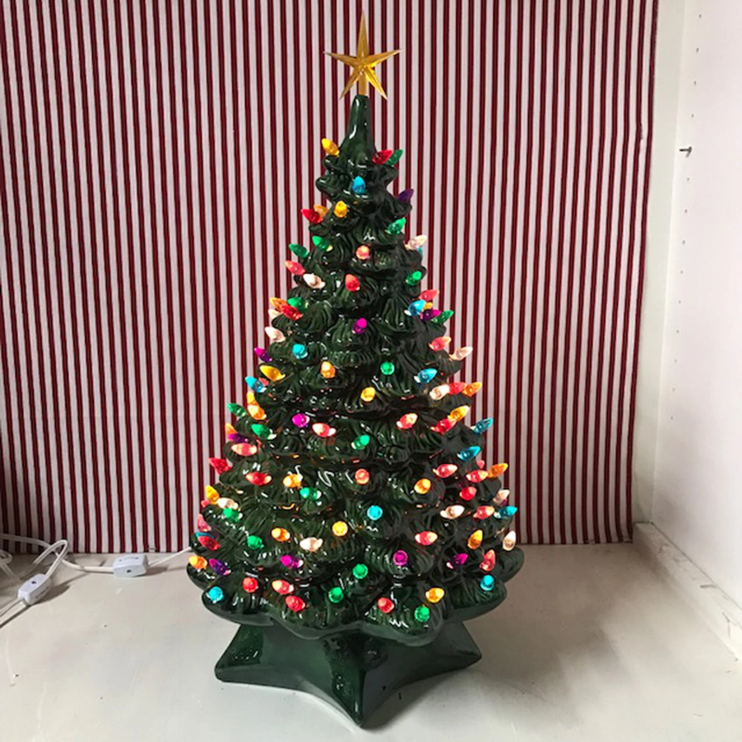 21.5"Medium 1950's Lighted Green Ceramic Christmas Tree 2 21.5"Medium 1950's Lighted Green Ceramic Christmas Tree - Image 2
